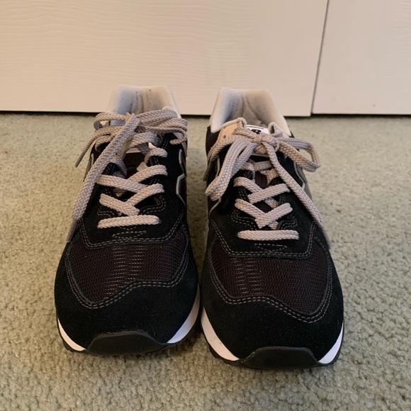 Men’s New Balance 574 Sneakers: Size 10.5 - Picture 3 of 4